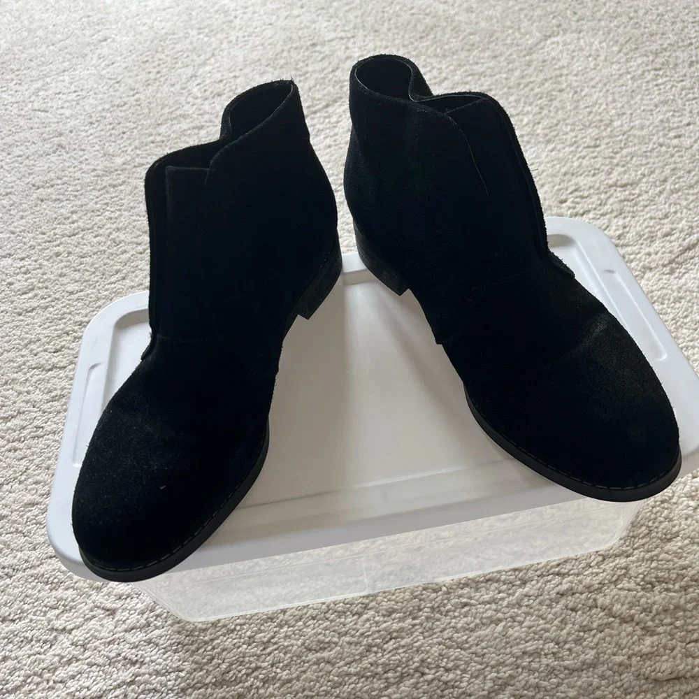 Blondo Black Ankle Boots Suede Slip-On - Picture 4 of 5